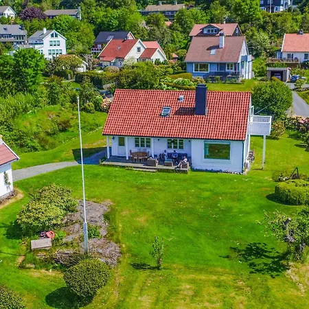 4 Bedroom Cozy In 度假居