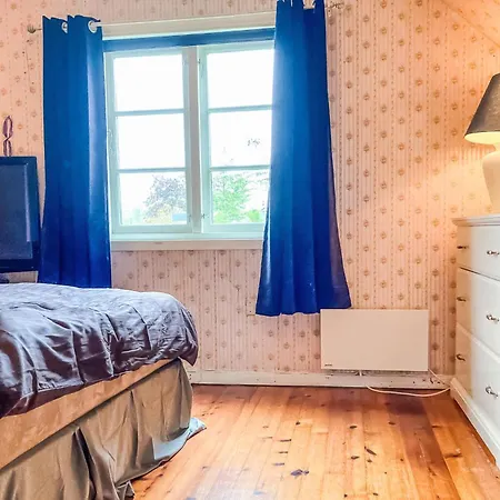 4 Bedroom Cozy In